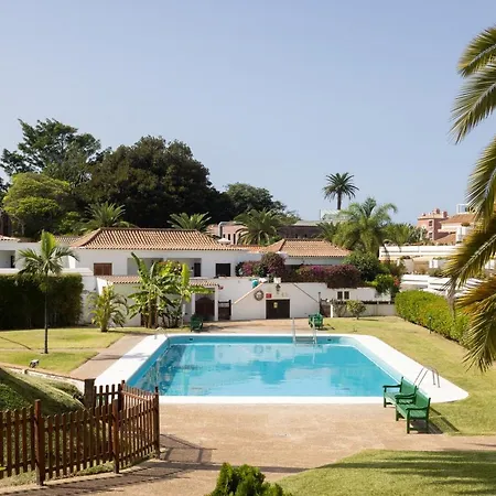 With Private Garden Apartment *